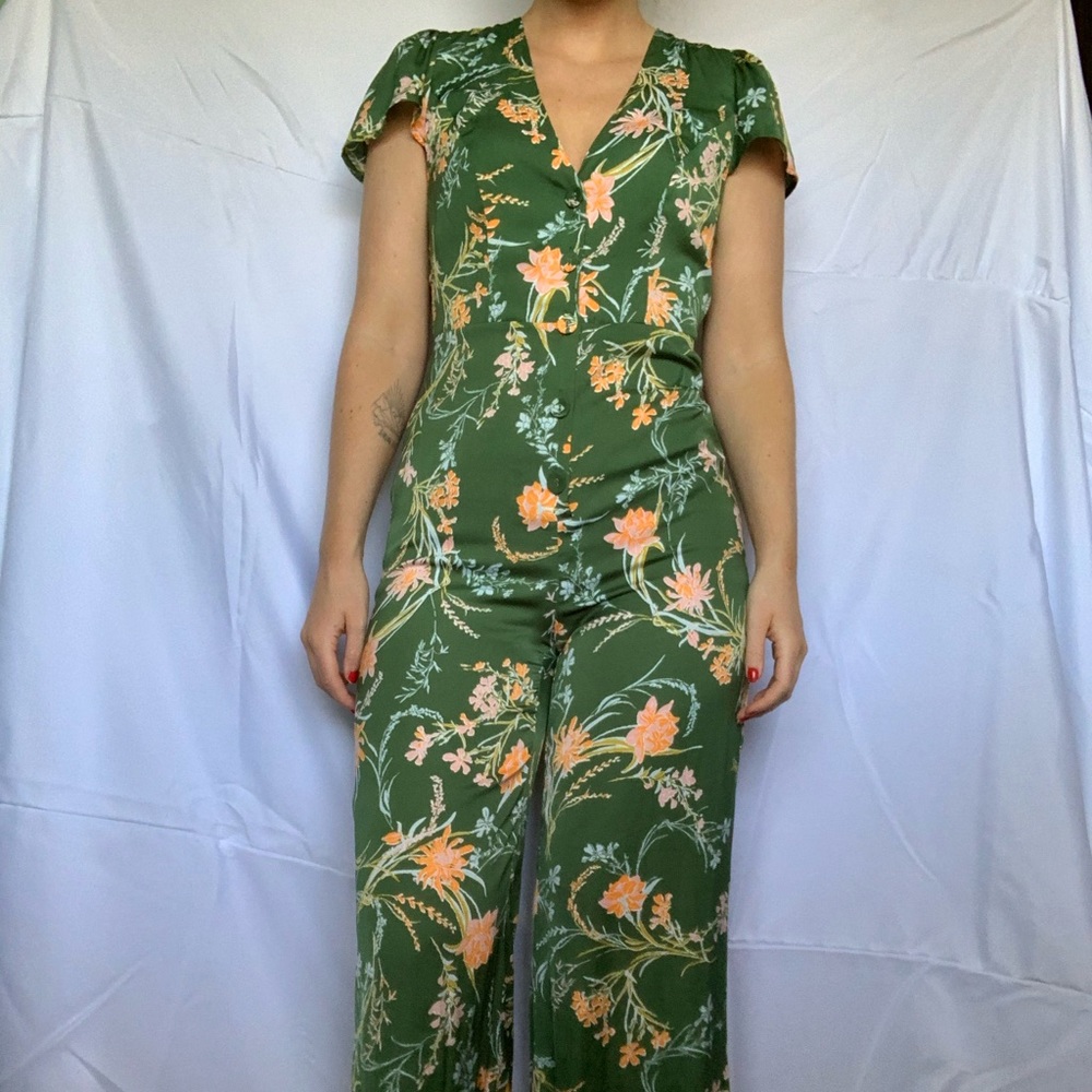 🌱Urban Outfitters jumpsuit🌸